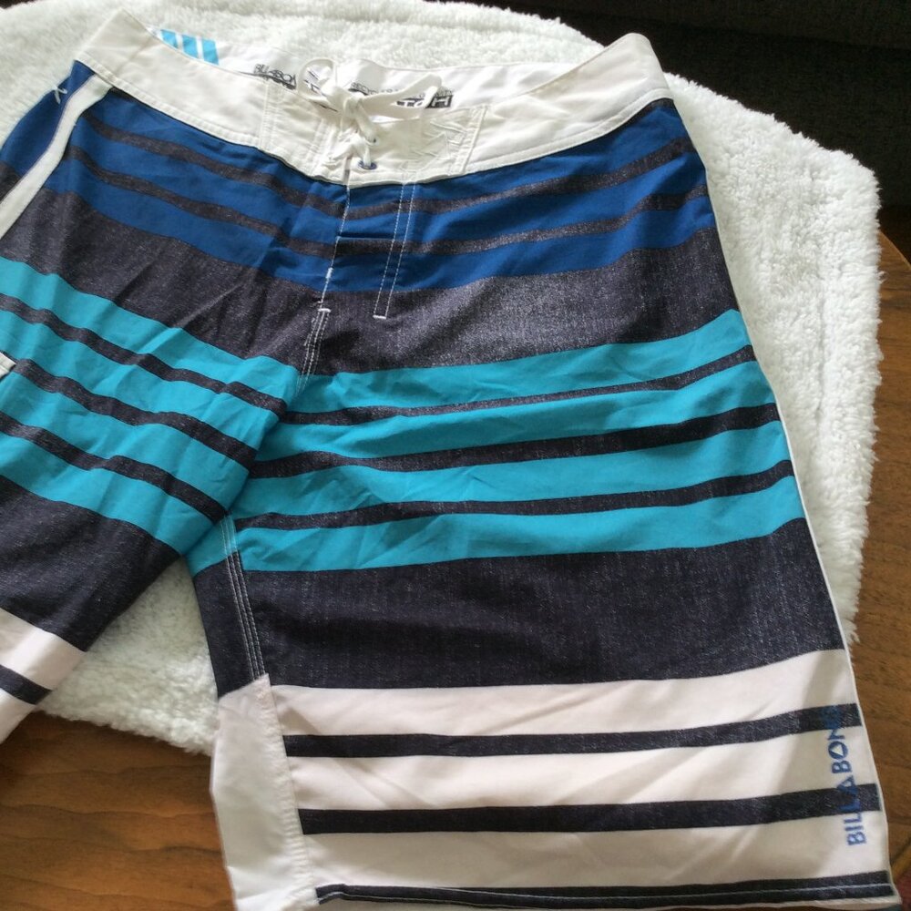 Men's vintage Billabong board shorts size 33